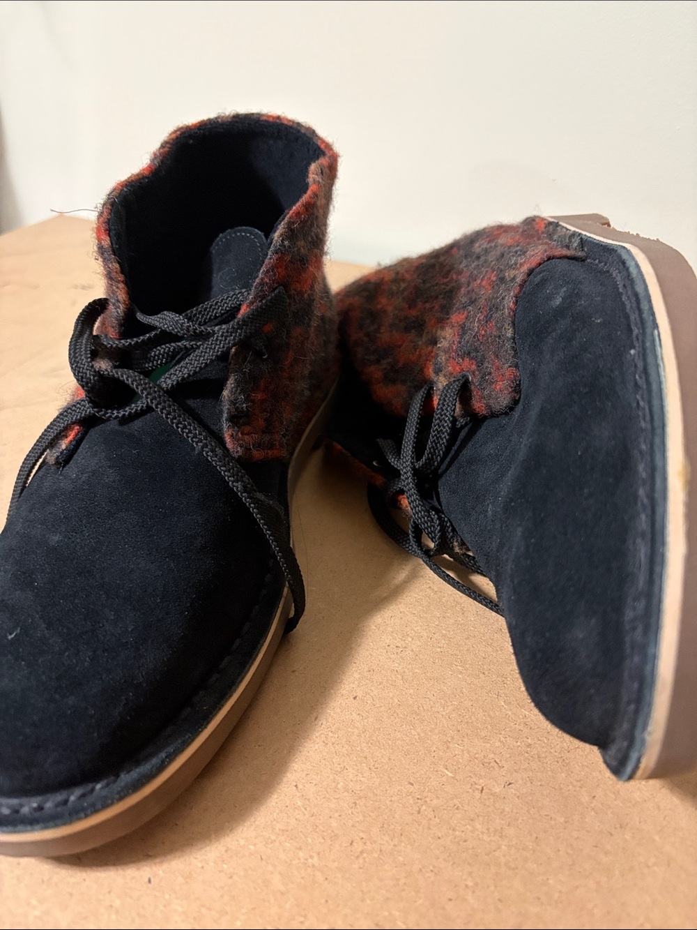 Clark Boots size USA 9-1/2 bushacre 3 chukka boots wool and suade